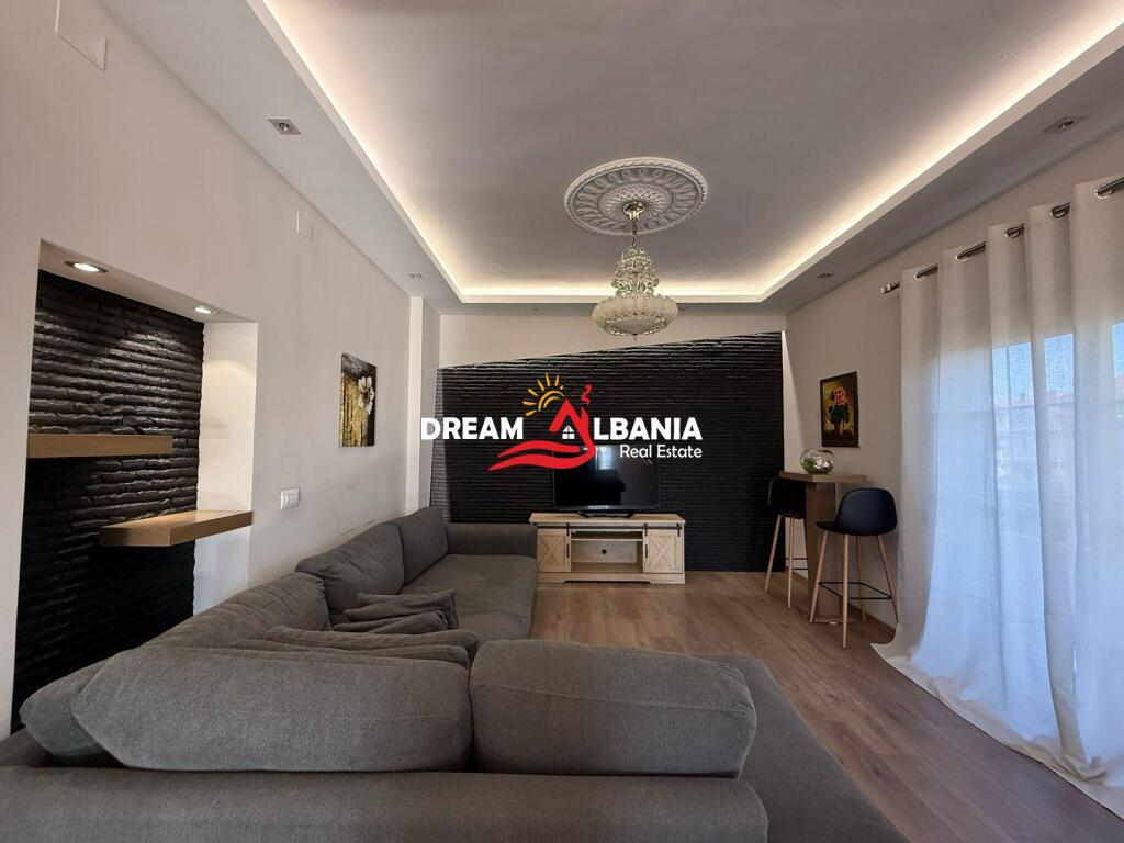 4-story building for HOTEL near American Hospital 2, Tirana (ID 4251380)