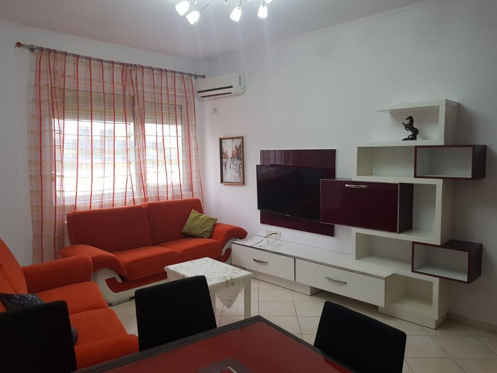 🏙️ Shitet Apartament 2+1+2 pranë Hotel Radisson – Liqeni i Thatë