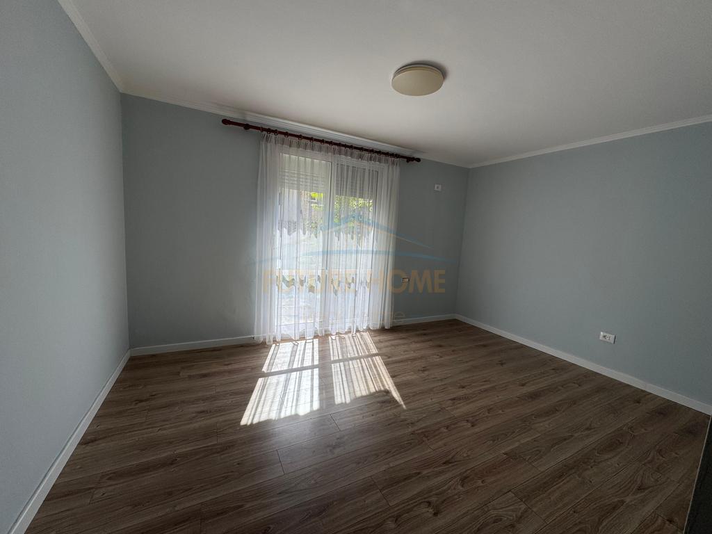 Shitet, Apartament 2+1, Oxhaku, Tiranë.