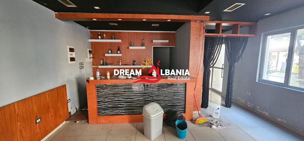 Dyqan ne shitje ne Fresk, afer Gjimnazit Luan Hajdaraga ne Fresk (ID 4171608)