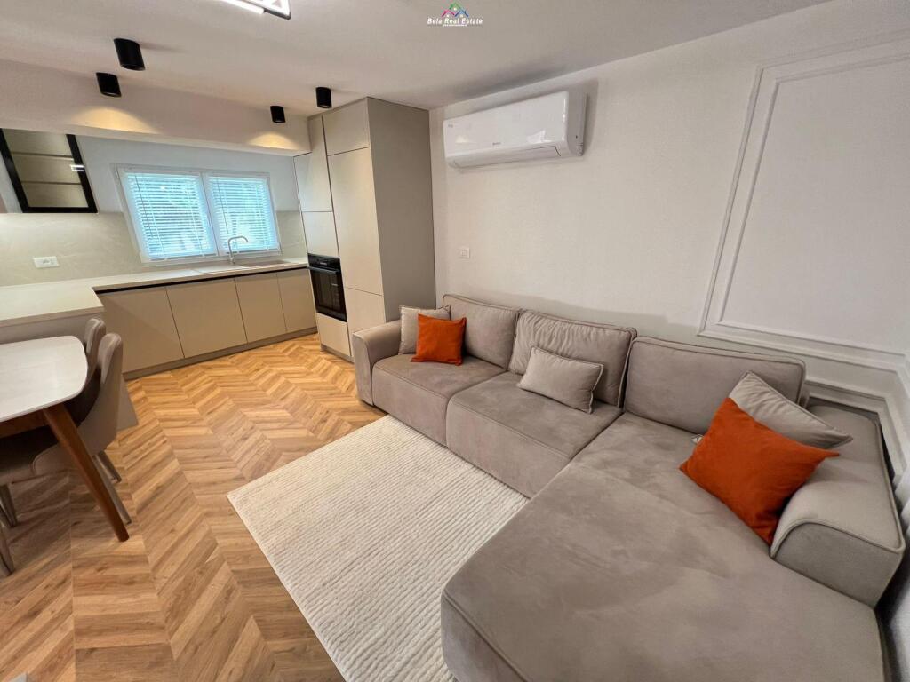 Vile Me Qera 2+1 prane Kompleksit Grand (ID BV22512) Tirane