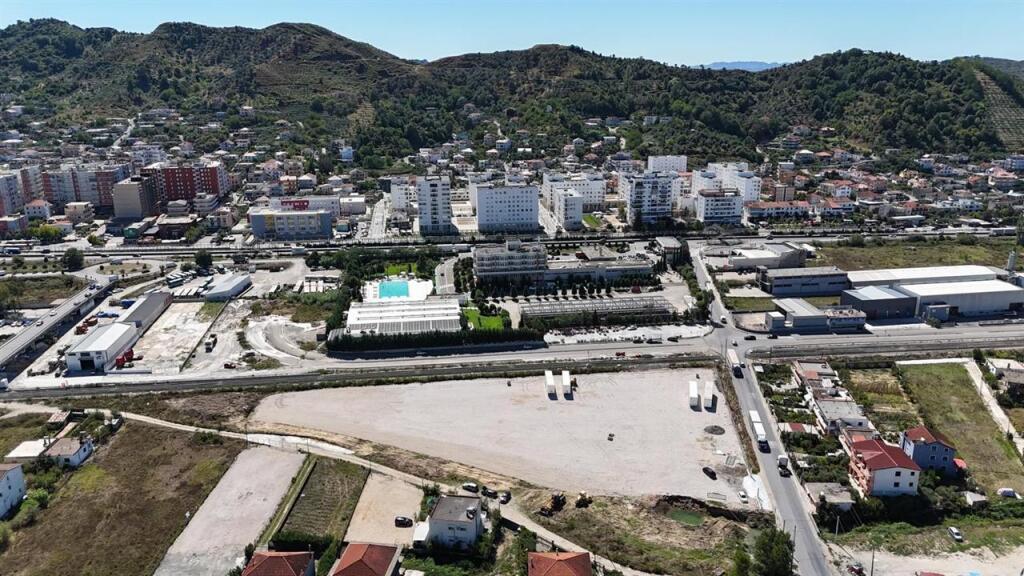 Terreno in vendita a Vore sull'autostrada Tirana-Durazzo (ID 4191134).