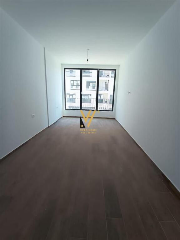 UFFICIO 150 M2 IN AFFITTO A XHAMLLIK, COMPLESSO ZIRKON 95.000 LEKE