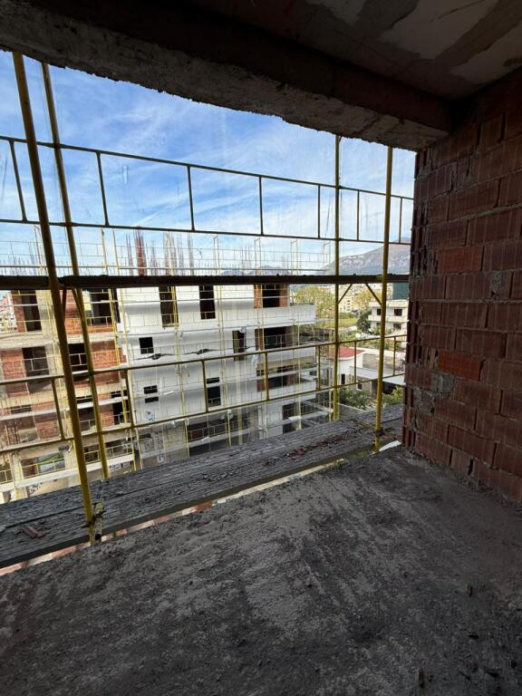 APARTAMENT 1+1 PER SHITJE NE ALI DEM