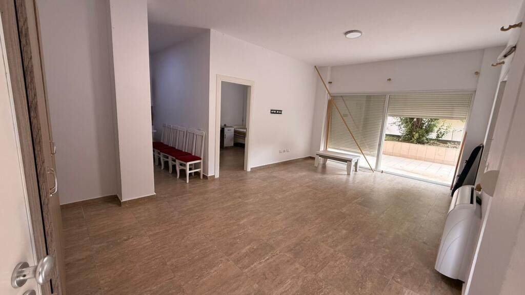 Vendesi 2+1 con veranda, lago secco, 230.000 euro