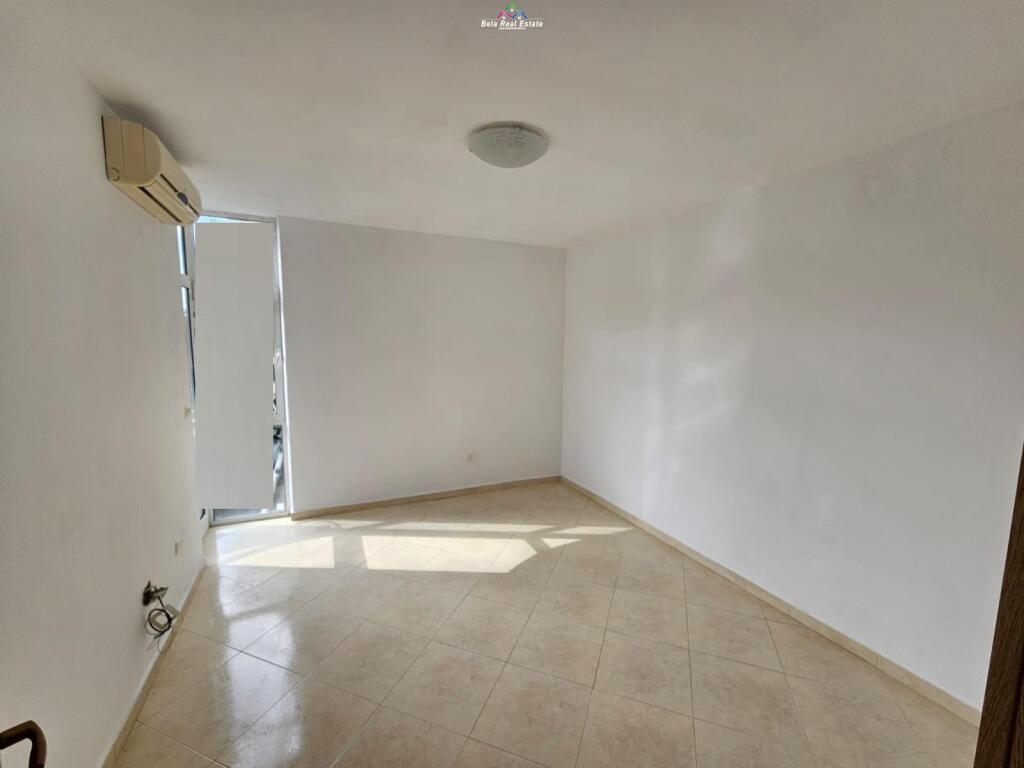 Ufficio in Affitto 2+1 presso l'Ex Esposizione (ID BZ2716) Tirana​