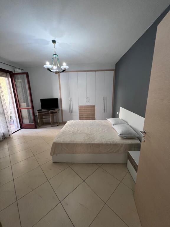 2+1,furnished with parking,botanical garden,600 euro