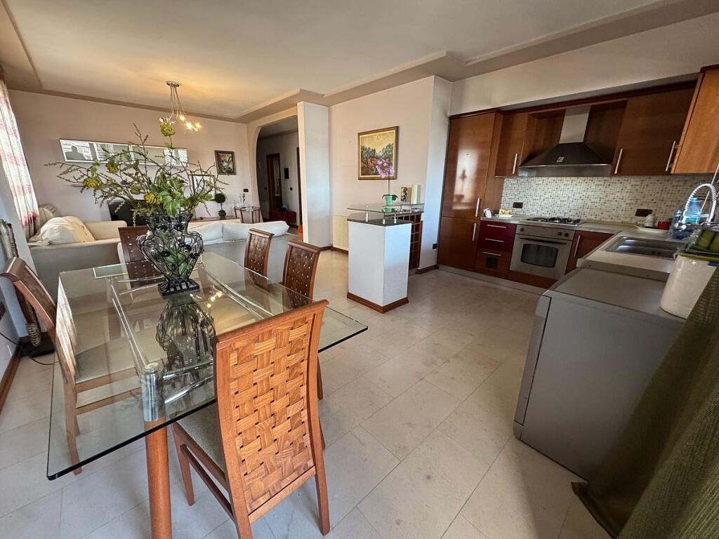 Jepet me Qera Apartament 2+1+🅿️ Parkim📍Rr Elbasanit