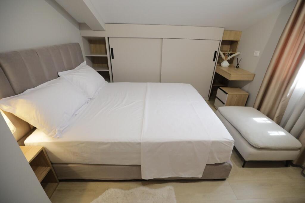 *Apartment 3+1+2+Parking For Rent | in Porcelan*