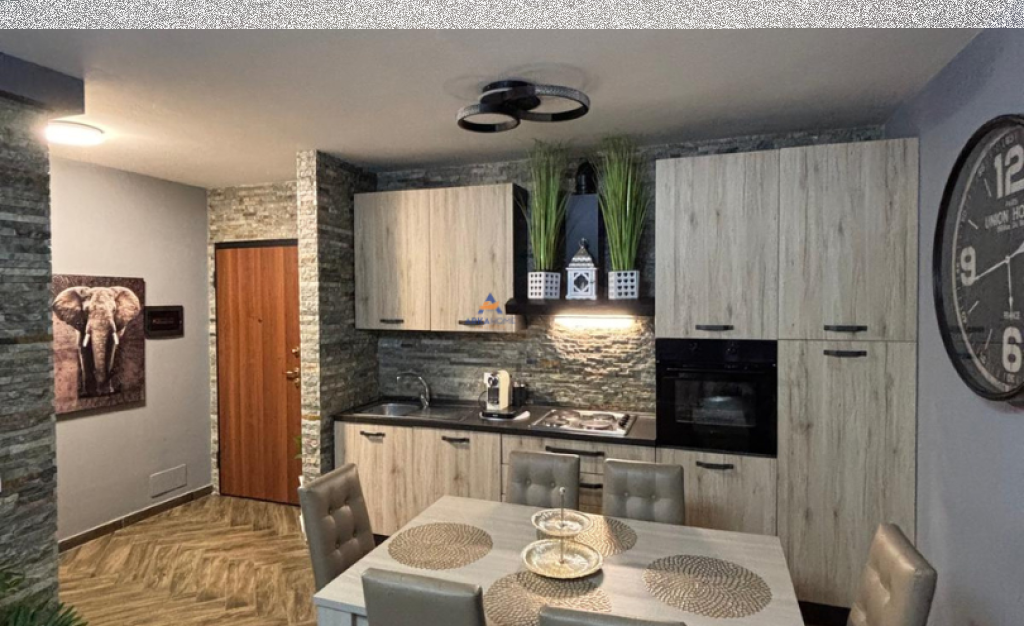 AFFITTASI APPARTAMENTO 2+1+BALCONE "COMPLESSO MAGNET, 21 DICEMBRE" 700 EURO