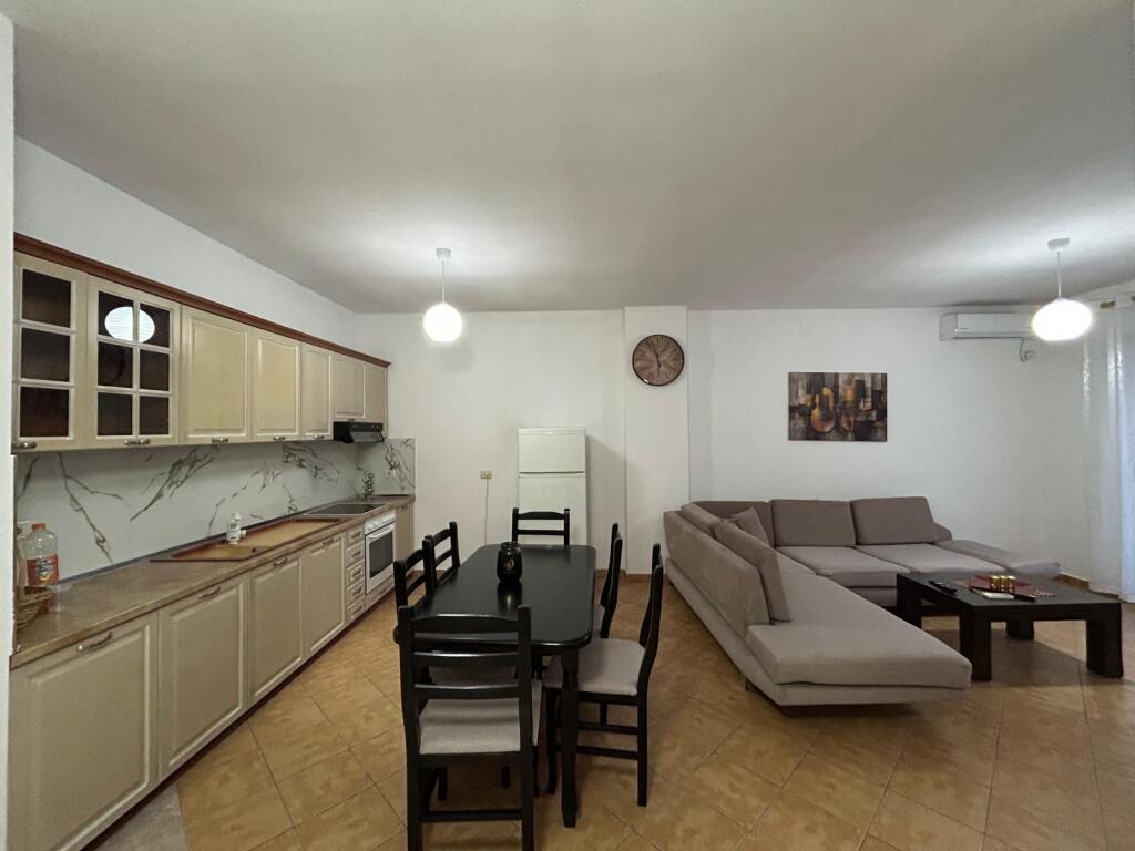 Astir,jepet me qira apartament 2+1! 500 Euro