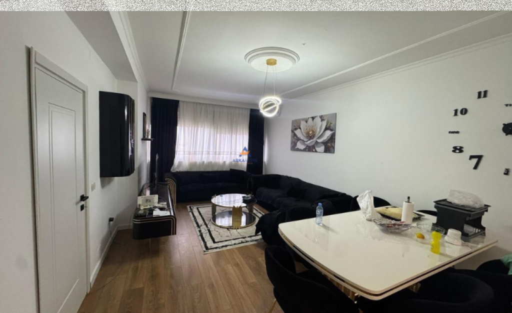 SHITET APARTAMENT 2+1+BALLKON "PRANE UET,PORCELAN" 150.000 EURO