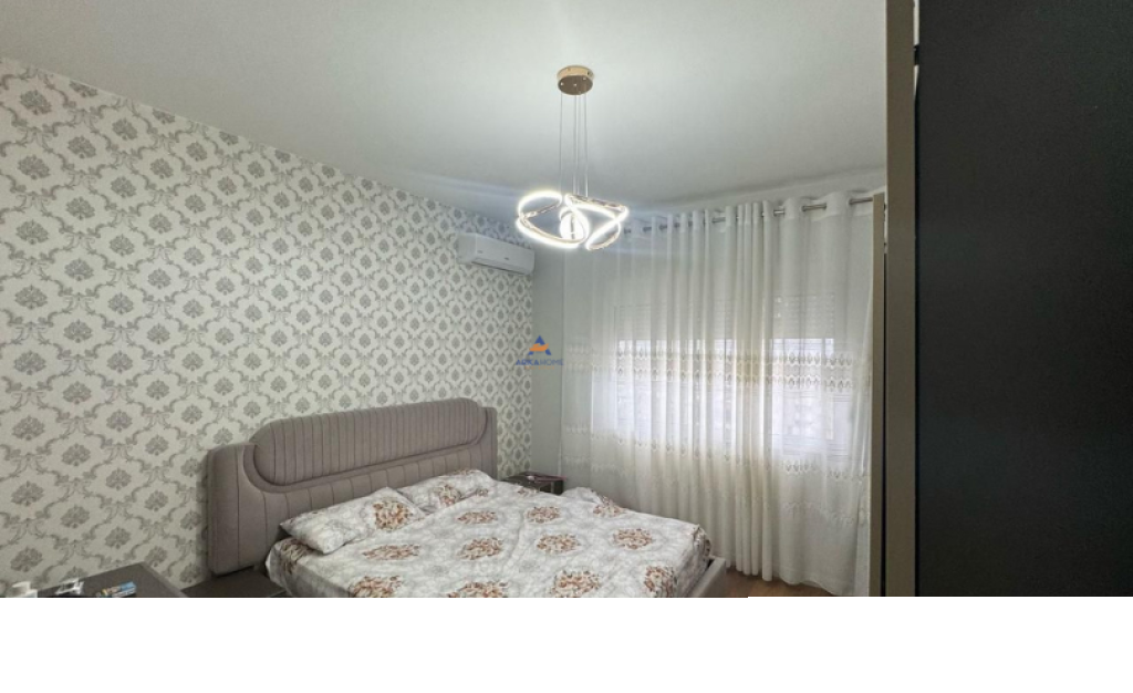 SHITET APARTAMENT 2+1+BALLKON "PRANE UET,PORCELAN" 150.000 EURO