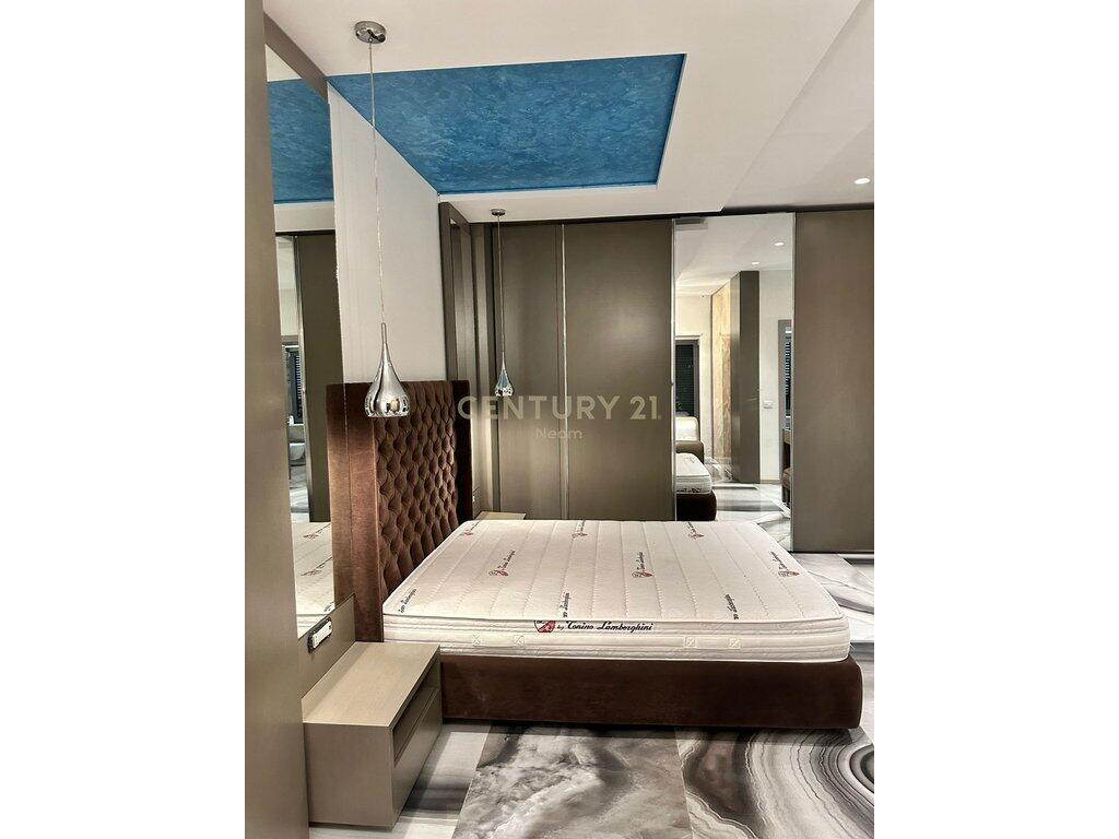 Jepet me qira apartament luksoz 1+1 tek Ring Center – Tiranë