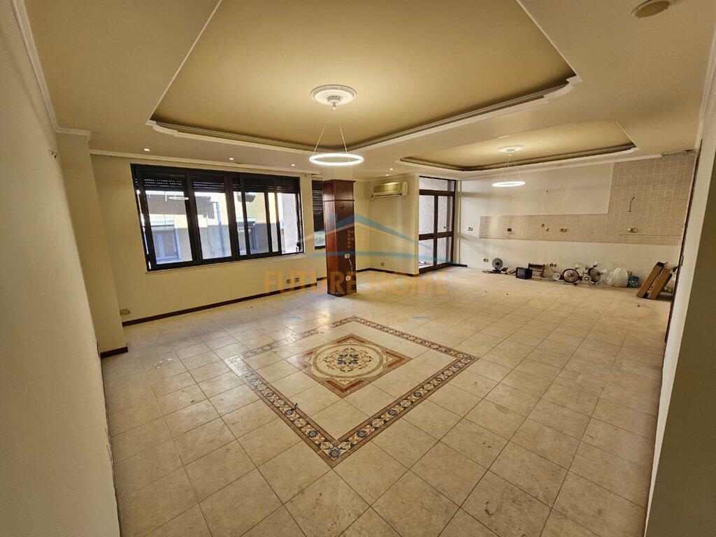 SHITET APARTAMENT 2+1 TEK KAFE ROMA