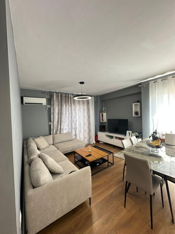 Via “Jordan Misja”, affittasi appartamento 2+1! 800 Euro