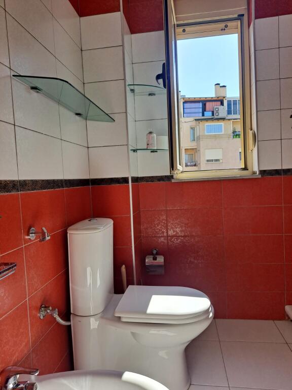 2+1,furnished with parking, peti street dry lake, 800 euros