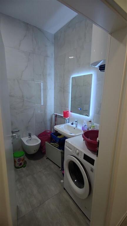 🏡 Shitet Apartament + Vend Parkimi Nëntokësor – Mangalem 21