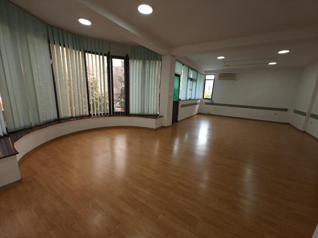 IN AFFITTO, LOCALI COMMERCIALI, VETRINA, TIRANA MLS # 530581008-44