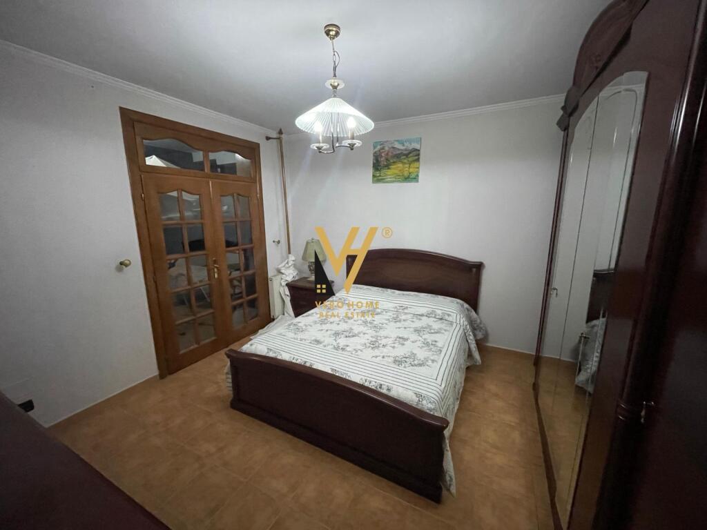 VILLA DI 3 PIANI IN AFFITTO A QSUT 1.000 EURO