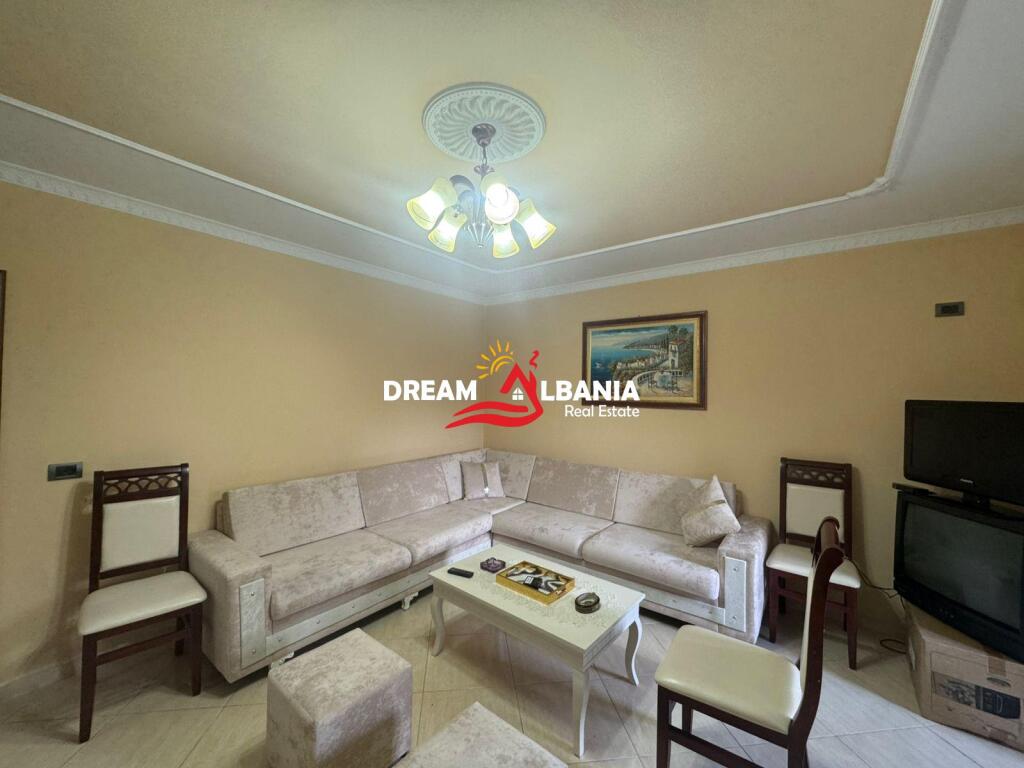 Appartamento 2+1 in affitto vicino alla Scuola Rossa al Mercato Nuovo, Tirana (ID 42215422)