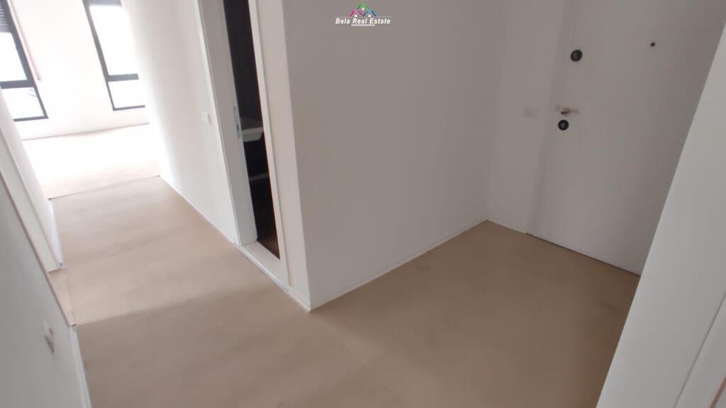 Ufficio in affitto 2+1 a Porcelan (ID BZ2530) Tirana