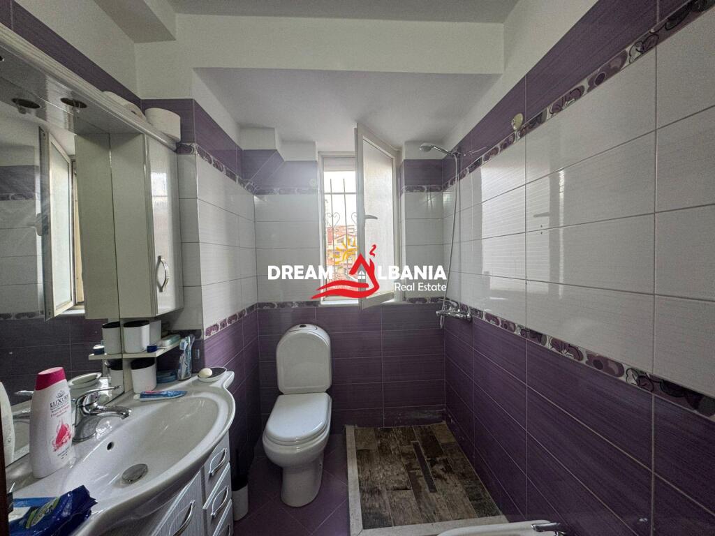 Appartamento 2+1 in affitto vicino alla Scuola Rossa al Mercato Nuovo, Tirana (ID 42215422)