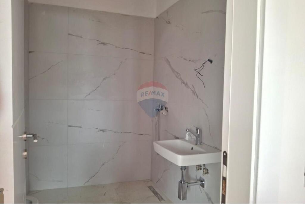 Apartment - For Sale - Qemal Stafa Street, Tirana (ID: 530181010-2282)