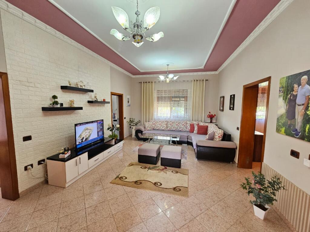 PRIVATE HOUSE FOR SALE IN PLAZ DURRES