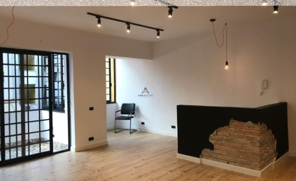 OFFICE FOR RENT 110M2 "DURRËS ROAD" 1000 EURO.