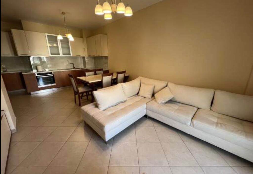 🏠 Apartament me qira – 2+1+2, Zogu i Zi (përballë Ring Center)
