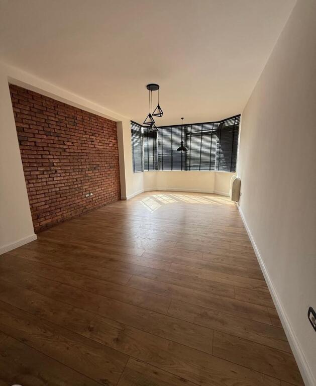OFFICE FOR RENT 110 M2 PARIS COMMUNE 1000 EURO