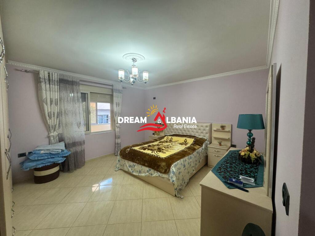 Appartamento 2+1 in affitto vicino alla Scuola Rossa al Mercato Nuovo, Tirana (ID 42215422)