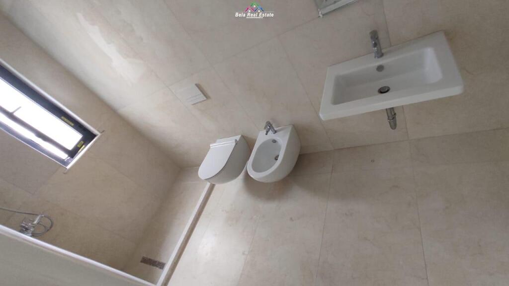 Ufficio in affitto 2+1 a Porcelan (ID BZ2530) Tirana