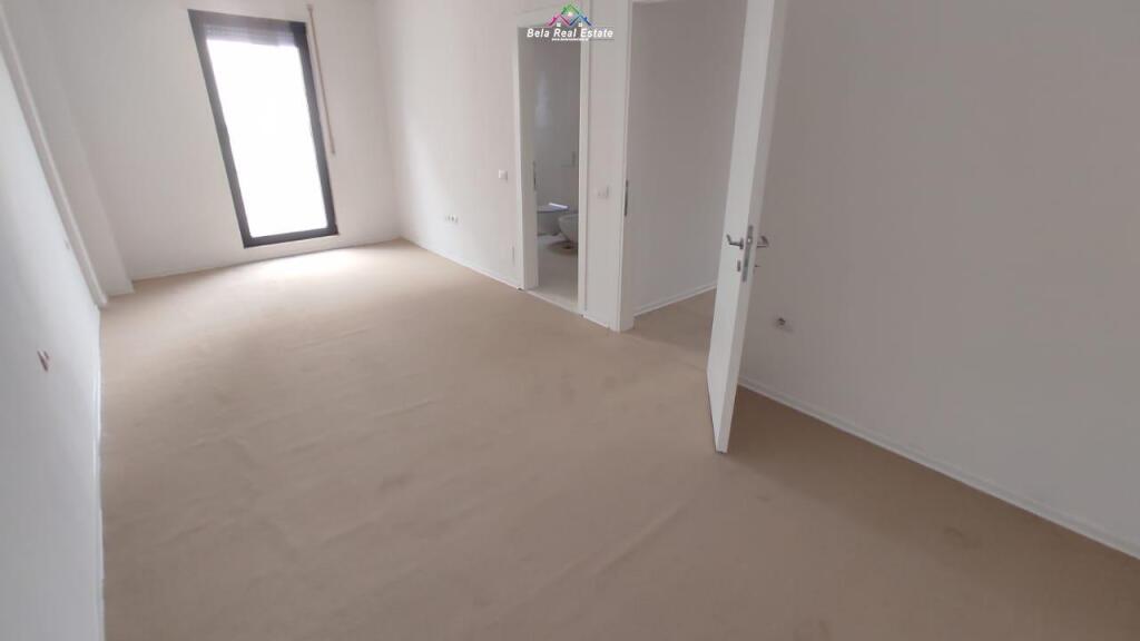 Ufficio in affitto 2+1 a Porcelan (ID BZ2530) Tirana
