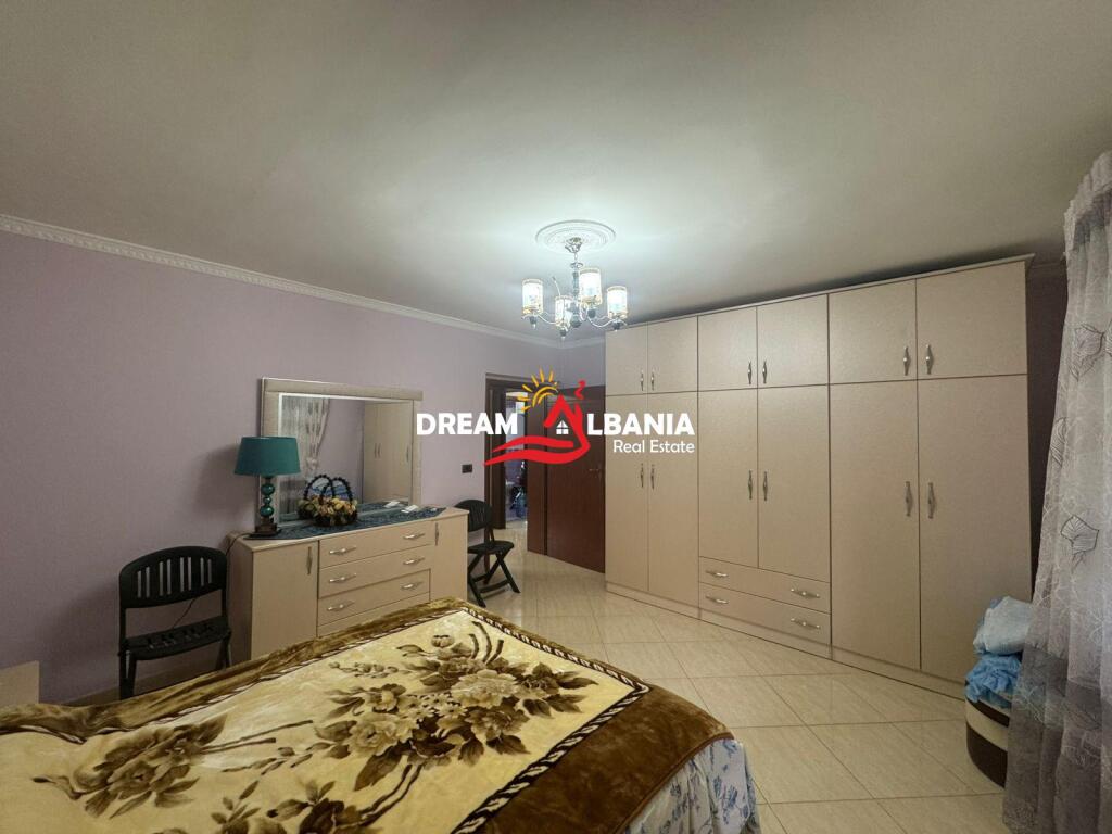 Appartamento 2+1 in affitto vicino alla Scuola Rossa al Mercato Nuovo, Tirana (ID 42215422)
