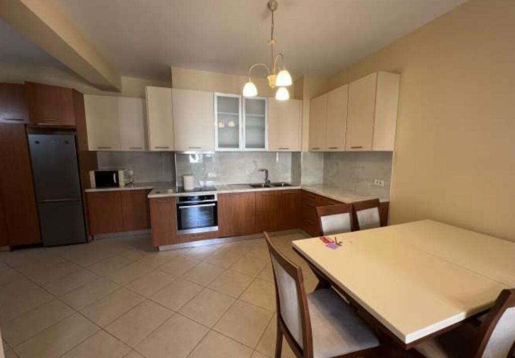 🏠 Apartament me qira – 2+1+2, Zogu i Zi (përballë Ring Center)