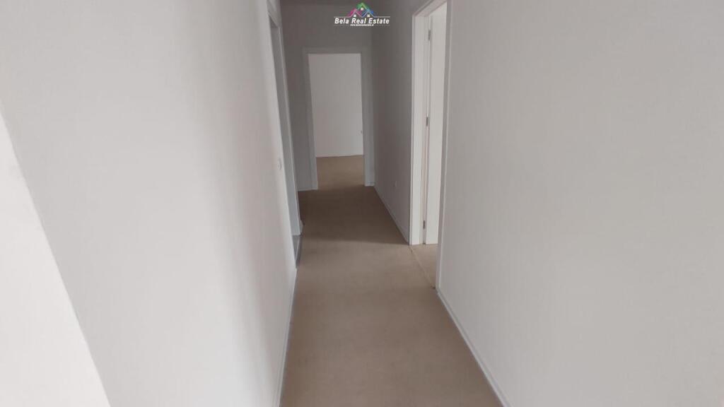 Ufficio in affitto 2+1 a Porcelan (ID BZ2530) Tirana