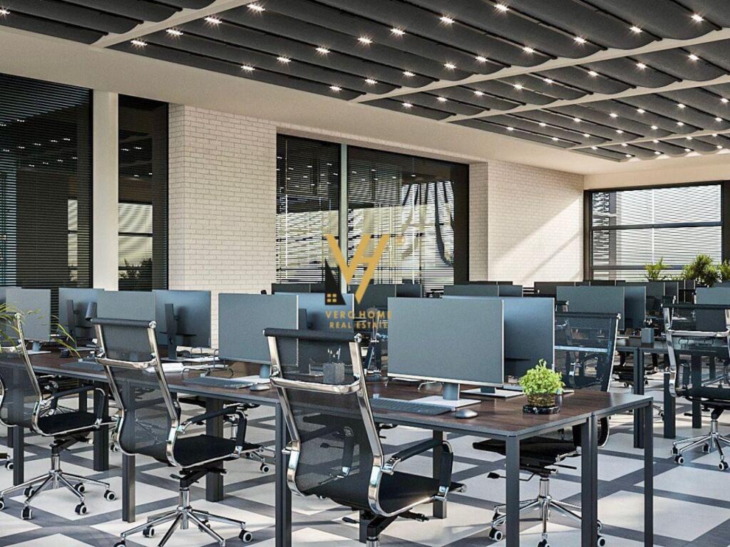 JEPET AMBIENT BIZNESI 700 M2 ME QIRA TE GOLDEN PARK3, YZBERISHT 10.000 EURO