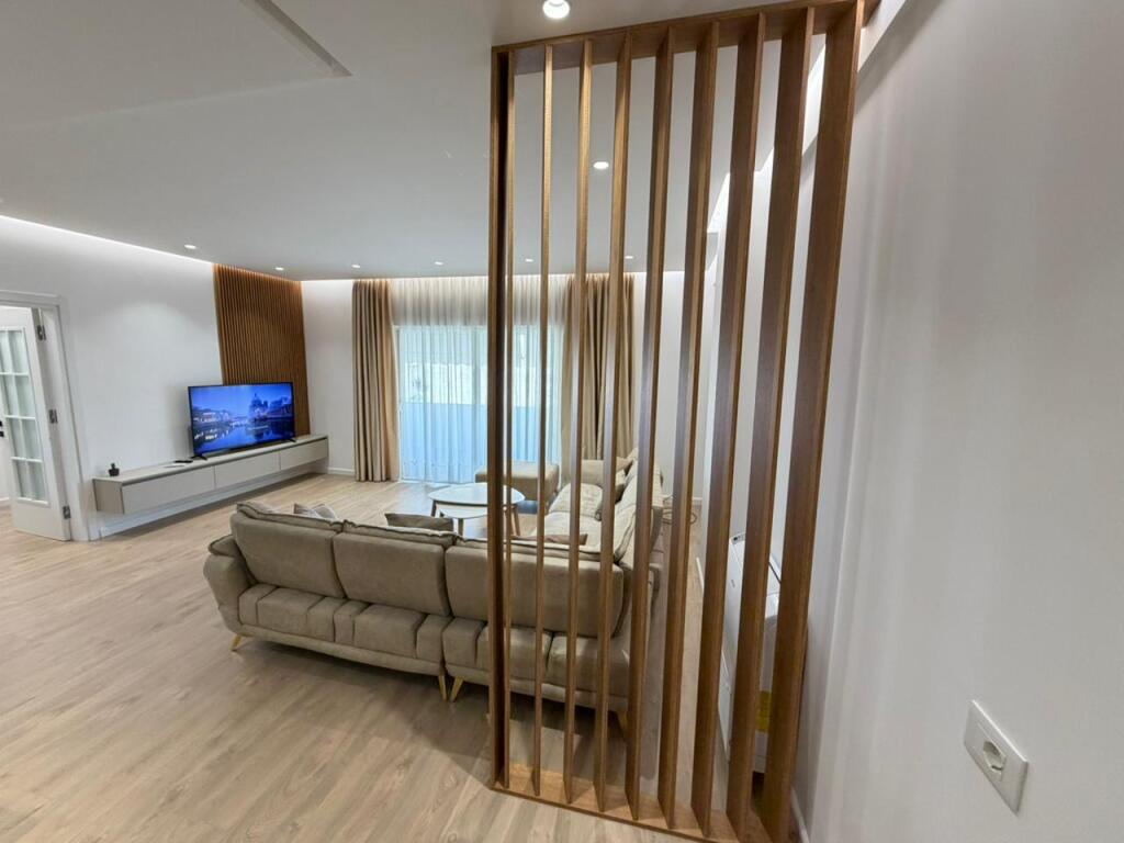 📣 Jepet me Qira Apartament 2+1+2 📍 Zogu i Zi, Tiranë