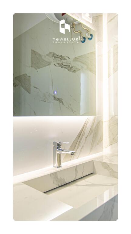 Central Glamour in affitto: 2+1+2wc &amp;   *|| 1.500€/mese ||*( 📍Centro - Via Barrikadave | 150m Dal 15° Piano ) - Appartamento Con Investimento Premium **50k Euro Costo | Progettato E Arredato Da Architetto | Parquet, Elettrodomestici, Mobili E Ogni Dettaglio Di Massima Qualità | Illuminazione Ideale | Sistema Centrale Di Riscaldamento Raffreddamento | Balcone Con Vista Su Via Barrikadave | Bagni Con Sanitari Incassati | Tutte Le Nuove Installazioni