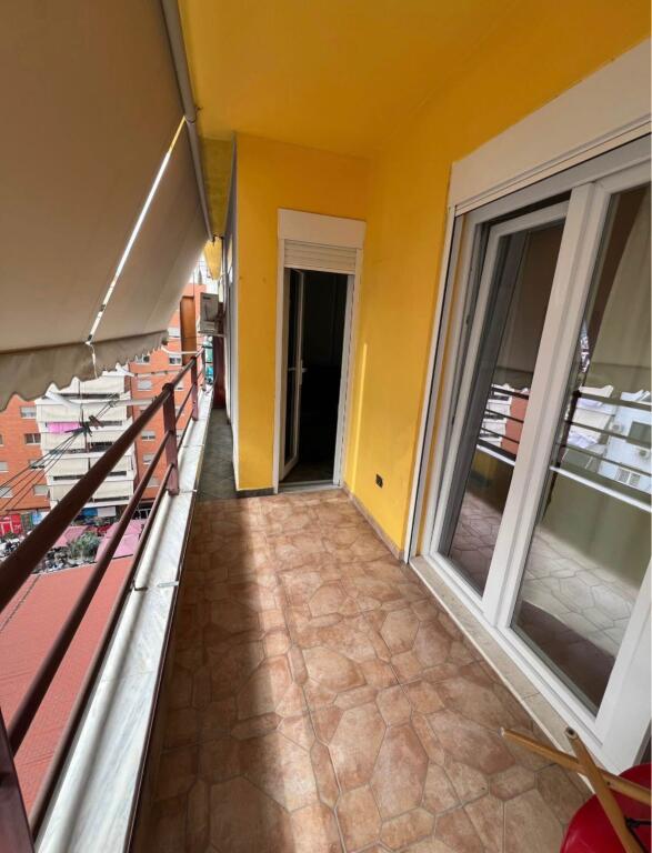 1+1,arredato nel complesso Delijorgji, prezzo 600 mila lek