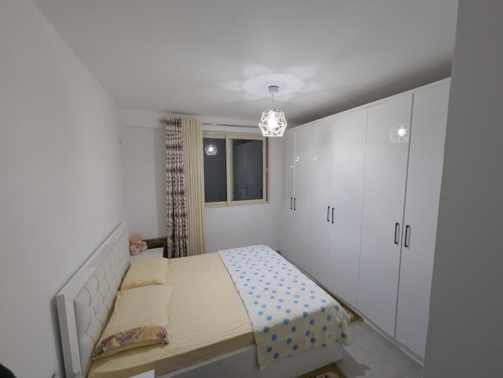 Apartament me qera 1+1
