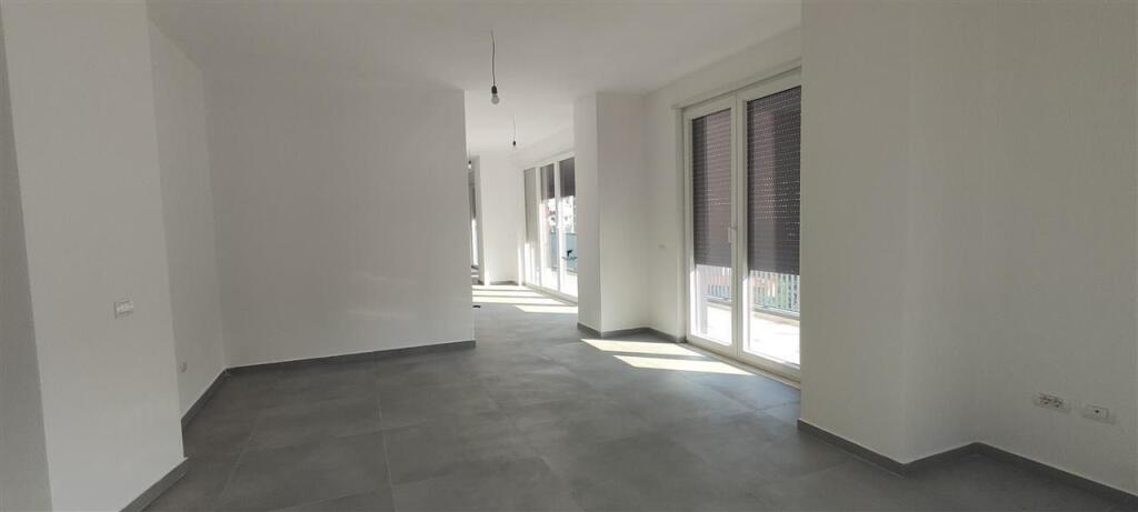 UFFICIO IN AFFITTO 220 M2 VIA DIBRA 2500 EURO NETTI