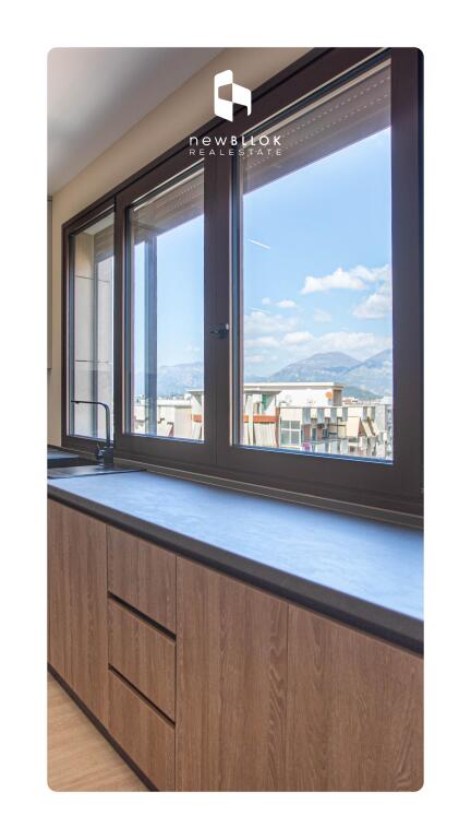 Central Glamour in affitto: 2+1+2wc &amp;   *|| 1.500€/mese ||*( 📍Centro - Via Barrikadave | 150m Dal 15° Piano ) - Appartamento Con Investimento Premium **50k Euro Costo | Progettato E Arredato Da Architetto | Parquet, Elettrodomestici, Mobili E Ogni Dettaglio Di Massima Qualità | Illuminazione Ideale | Sistema Centrale Di Riscaldamento Raffreddamento | Balcone Con Vista Su Via Barrikadave | Bagni Con Sanitari Incassati | Tutte Le Nuove Installazioni