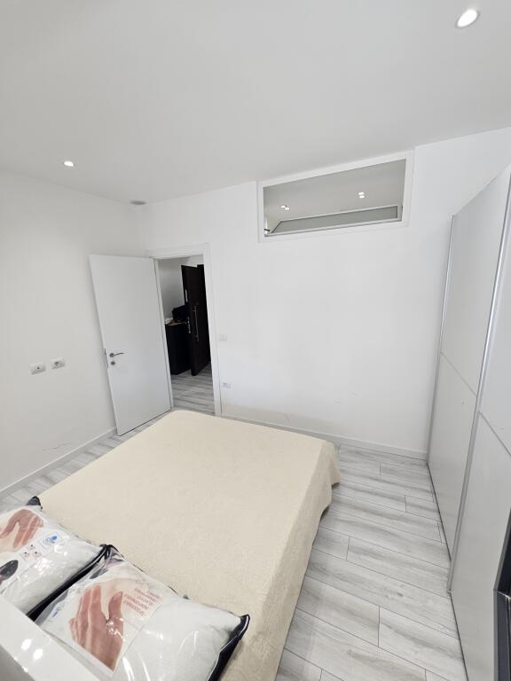 Apartament 2+1, Shkoze!