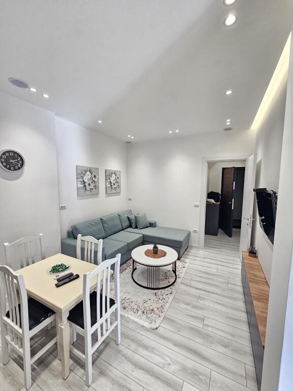 2+1 apartment for rent in Shkoze!