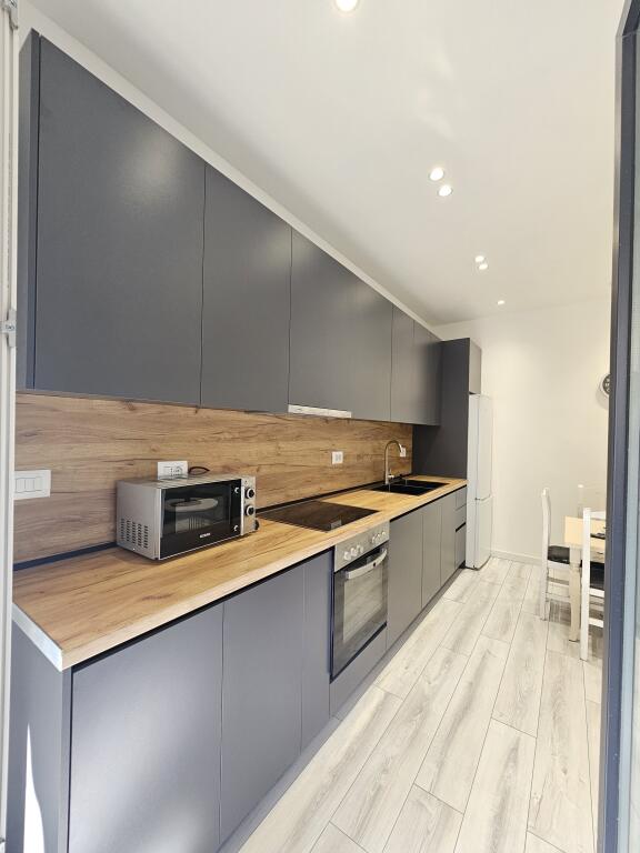 2+1 apartment for rent in Shkoze!