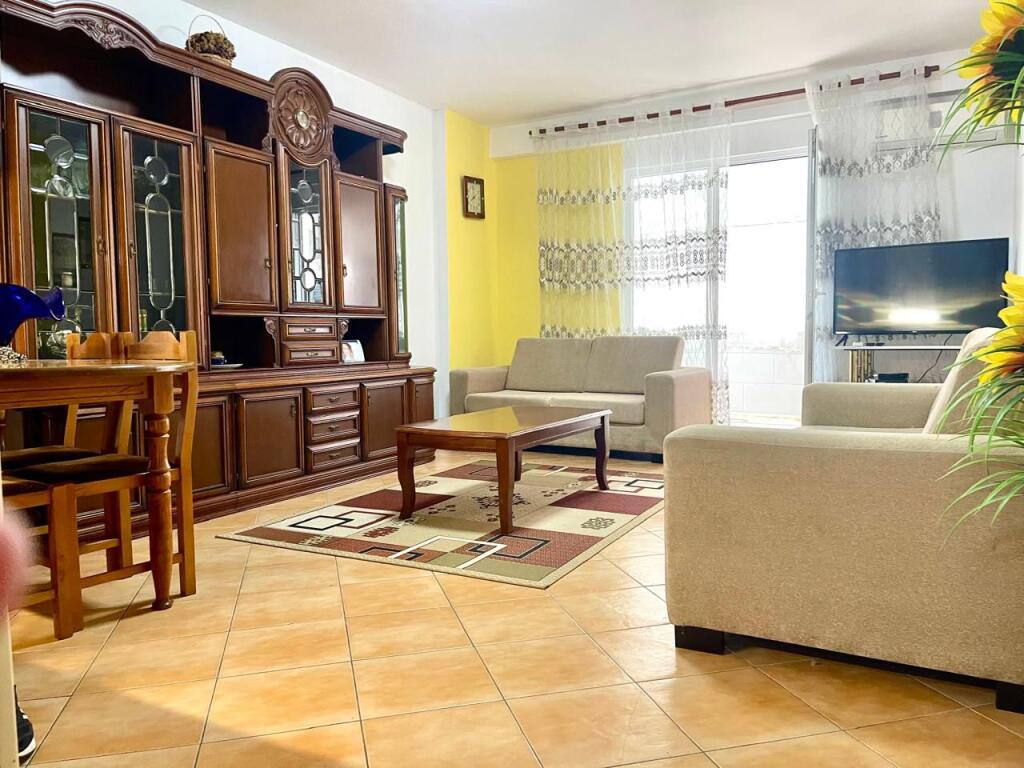 JEPET ME QERA APARTAMENT 1+1 TE PALLATI I SPORTIT NE DURRES