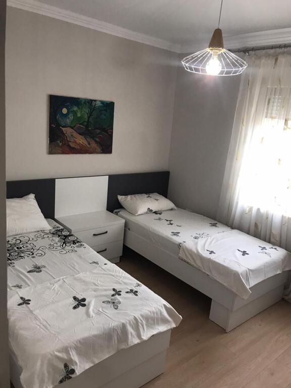 📣 Appartamento 3+1 in affitto nel centro di Tirana 📍 Dietro Piazza